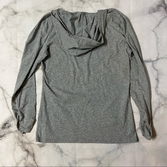 Puma Hooded Long Sleeve Gray Top - Picture 5 of 6